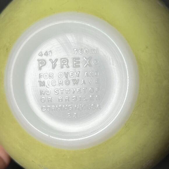 Vntg Pyrex #441 Spring Blossom Crazy Daisy Cinderella Mixing Bowl Yellow/Green - Picture 7 of 7